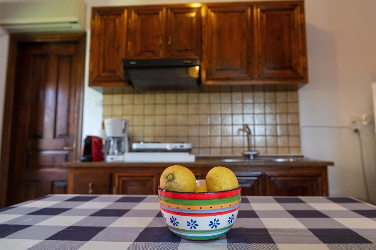 Zmas Studios Khórto Luaran gambar